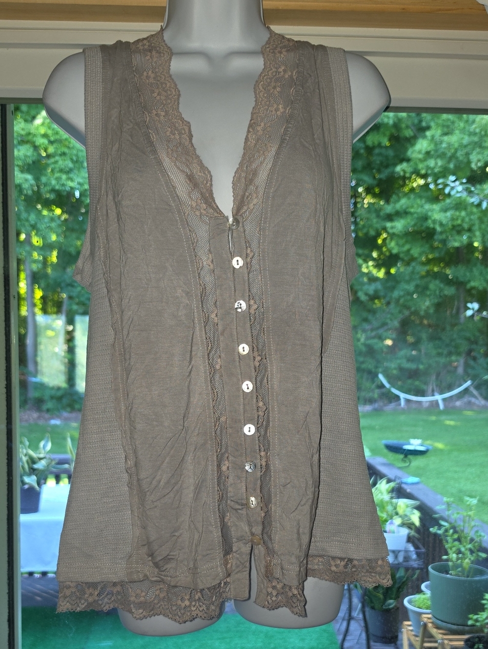 POL Taupe Lace-Trim Sleeveless Button-Front Top